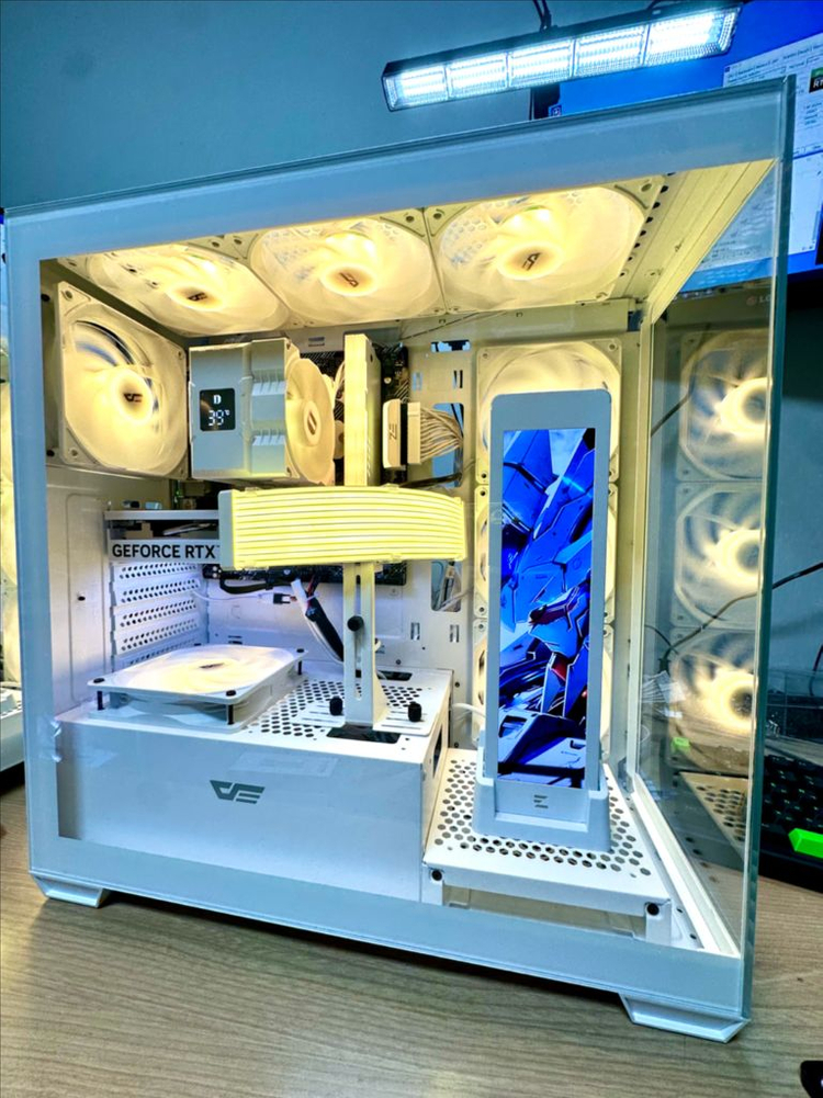 RTX 5060 새 그래픽카드 장착! 화이트 감성 게이밍 PC 완성형 이미지