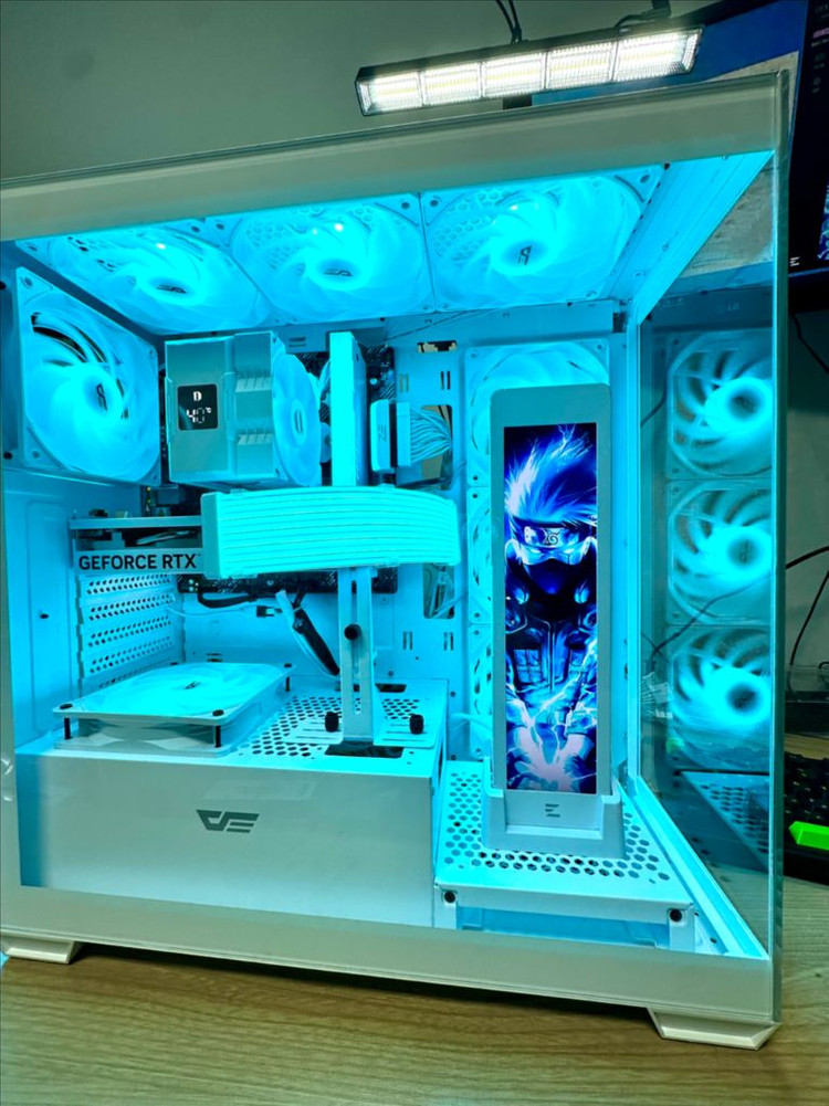 RTX 5060 새 그래픽카드 장착! 화이트 감성 게이밍 PC 완성형 이미지