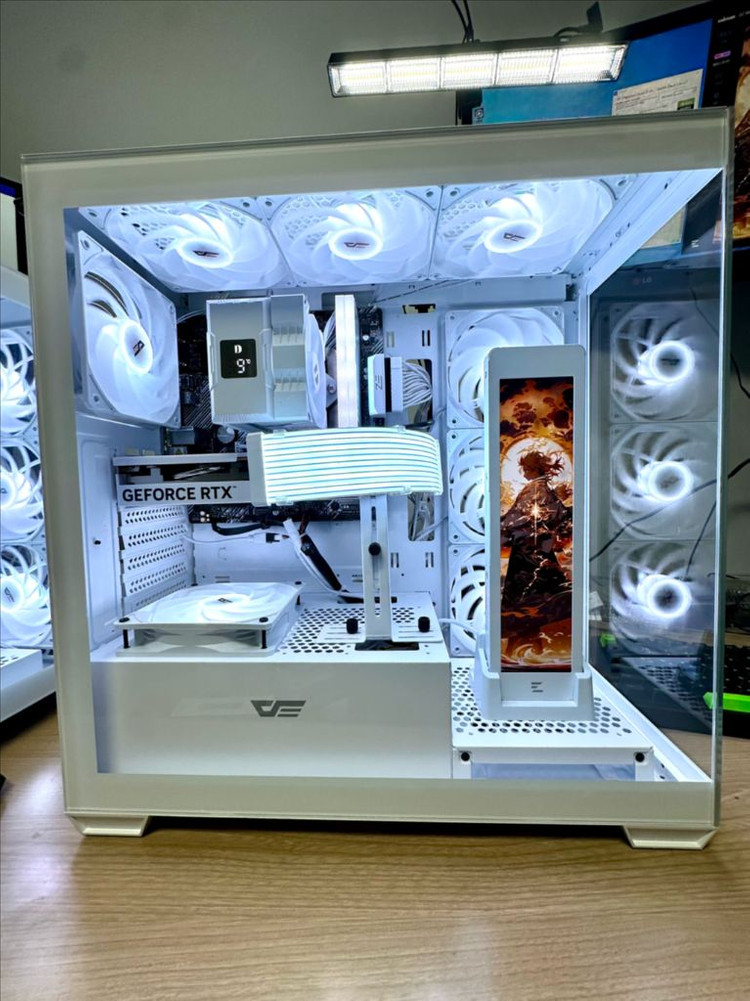 RTX 5060 새 그래픽카드 장착! 화이트 감성 게이밍 PC 완성형 이미지