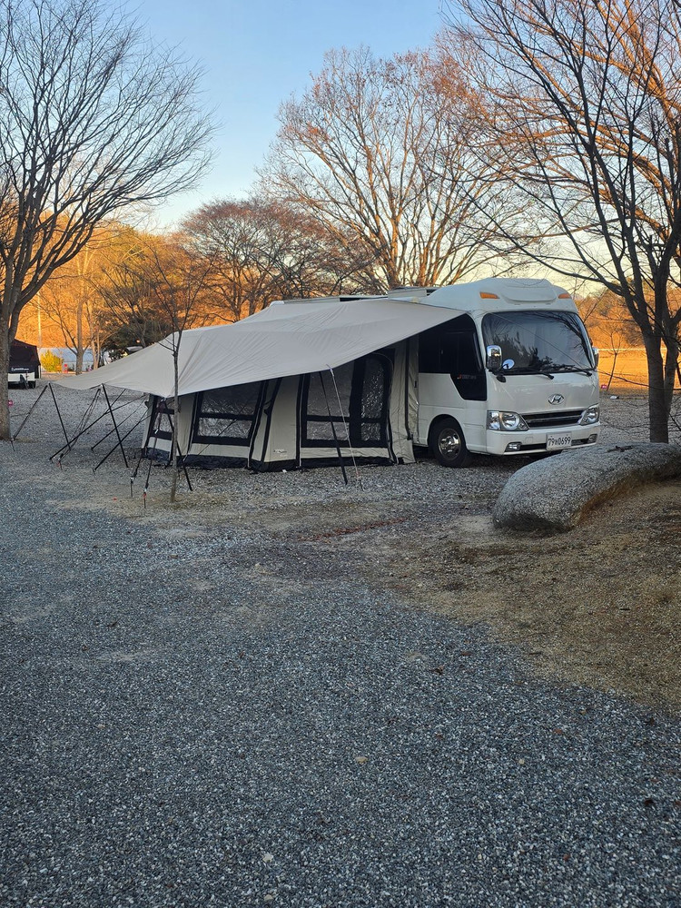 카운티 캠핑카 이미지