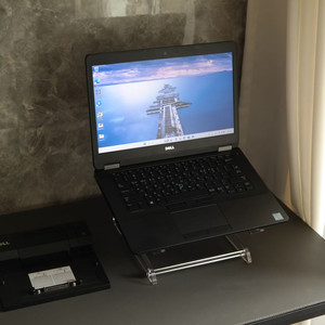 Dell 14인치 i5 노트북 (Dock 포함) 이미지