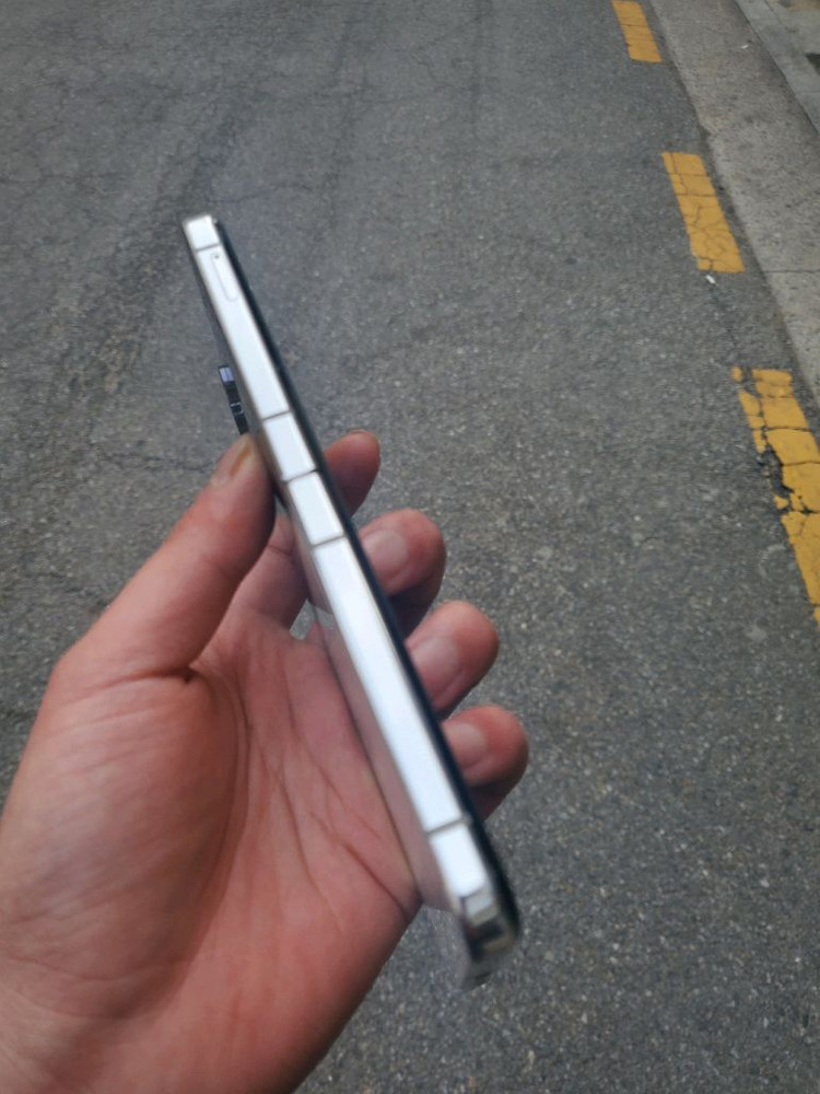 삼성 갤럭시 z플립5 256gb 언플립 개조폰 이미지