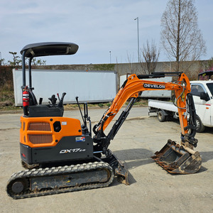 두산 미니굴삭기 17급 판매 DX17 저가동된 2022년식 중고 굴삭기 이미지