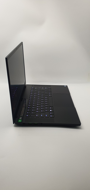 [최저가]레이저블레이드 15인치 게이밍노트북(i7-9th/2080/램32GB/240Hz) 이미지