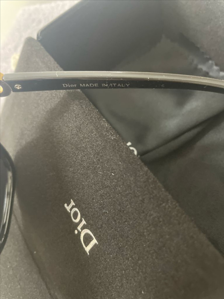 로고 패션 선글라스 이미지