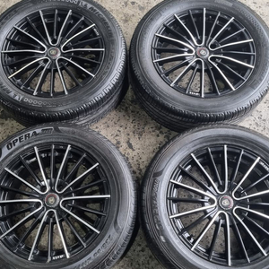 마르셀로 17인치 휠타이어 2355517 셋트 팝니다 pcd114.3 이미지