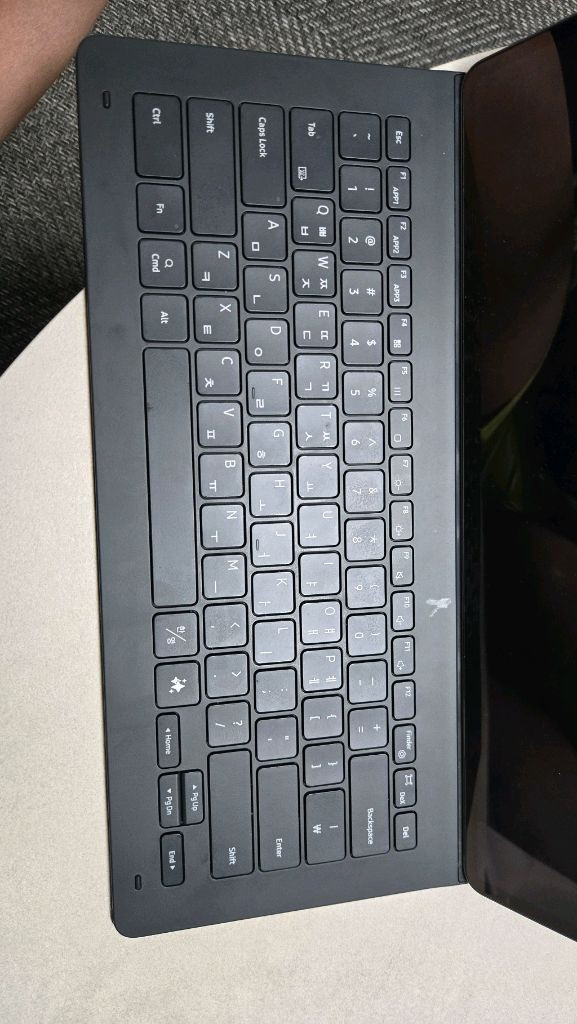 갤럭시탭s10 울트라 정품키보드 포함 이미지