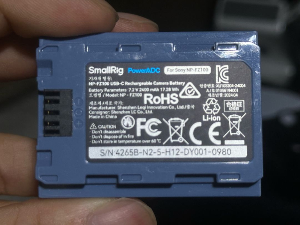 스몰리그 소니 NP-FZ100 호환 USB-C 충전식 카메라 배터리(모델명 4265B) 이미지