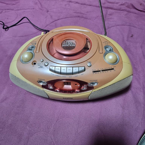 부품용 산요 카세트 라디오 판매합니다 이미지