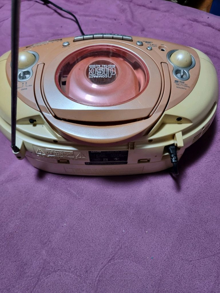 부품용 산요 카세트 라디오 판매합니다 이미지