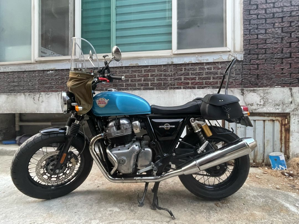 로얄엔필드 인터셉터650 이미지