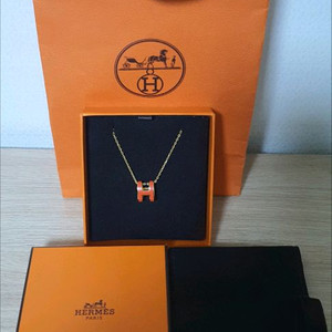 에르메스 팝아슈 목걸이 새상품급 정품(감정O)구찌프라다루이비통디올고야드샤넬셀린느불가리반클리프보테가생로랑가방 이미지
