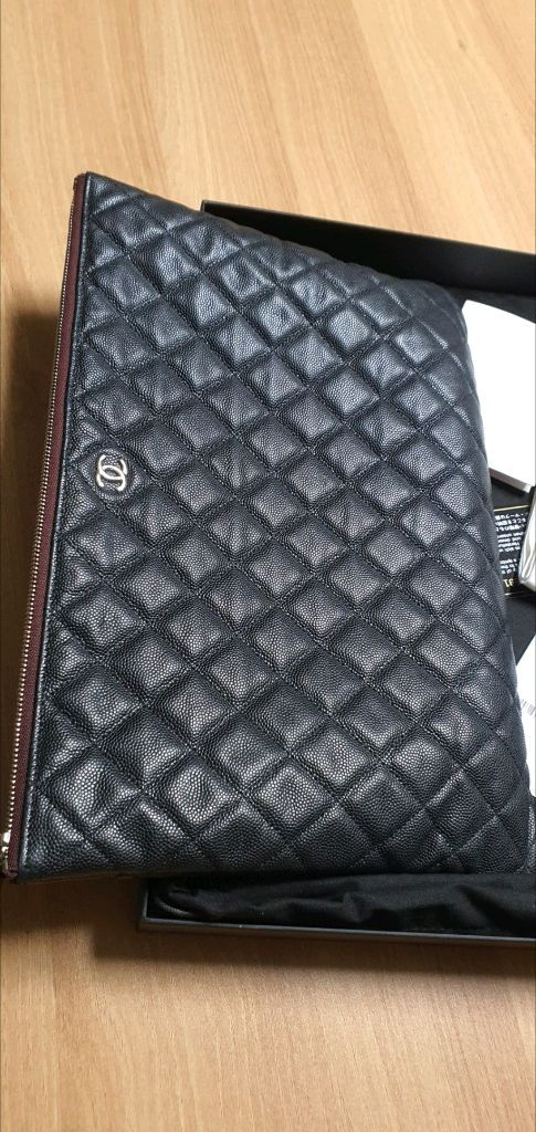 샤넬 캐비어 클러치백 라지 정품A급(감정O)구찌프라다루이비통디올고야드셀린느보테가생로랑버버리발렌시아가가방파우치가방 이미지