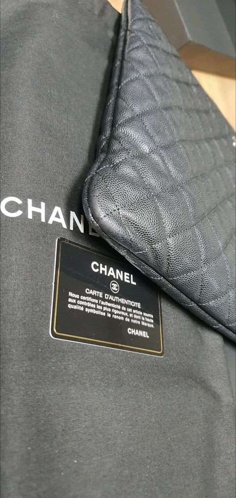 샤넬 캐비어 클러치백 라지 정품A급(감정O)구찌프라다루이비통디올고야드셀린느보테가생로랑버버리발렌시아가가방파우치가방 이미지