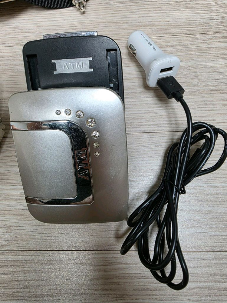 클레어 차량용 공기청정기, 폰 거치대,시거잭, 아이리버 폰 충전기 이미지