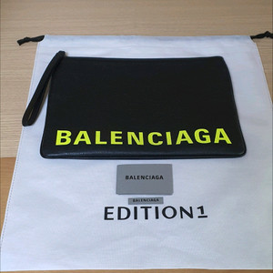 발렌시아가 클러치백 라지 정품S급(감정O)구찌프라다루이비통디올고야드샤넬셀린느보테가생로랑발렌시아가버버리가방 이미지