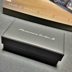 [가격할인] 포르쉐 파나메라 터보S 페이퍼웨이트 (새제품) 이미지