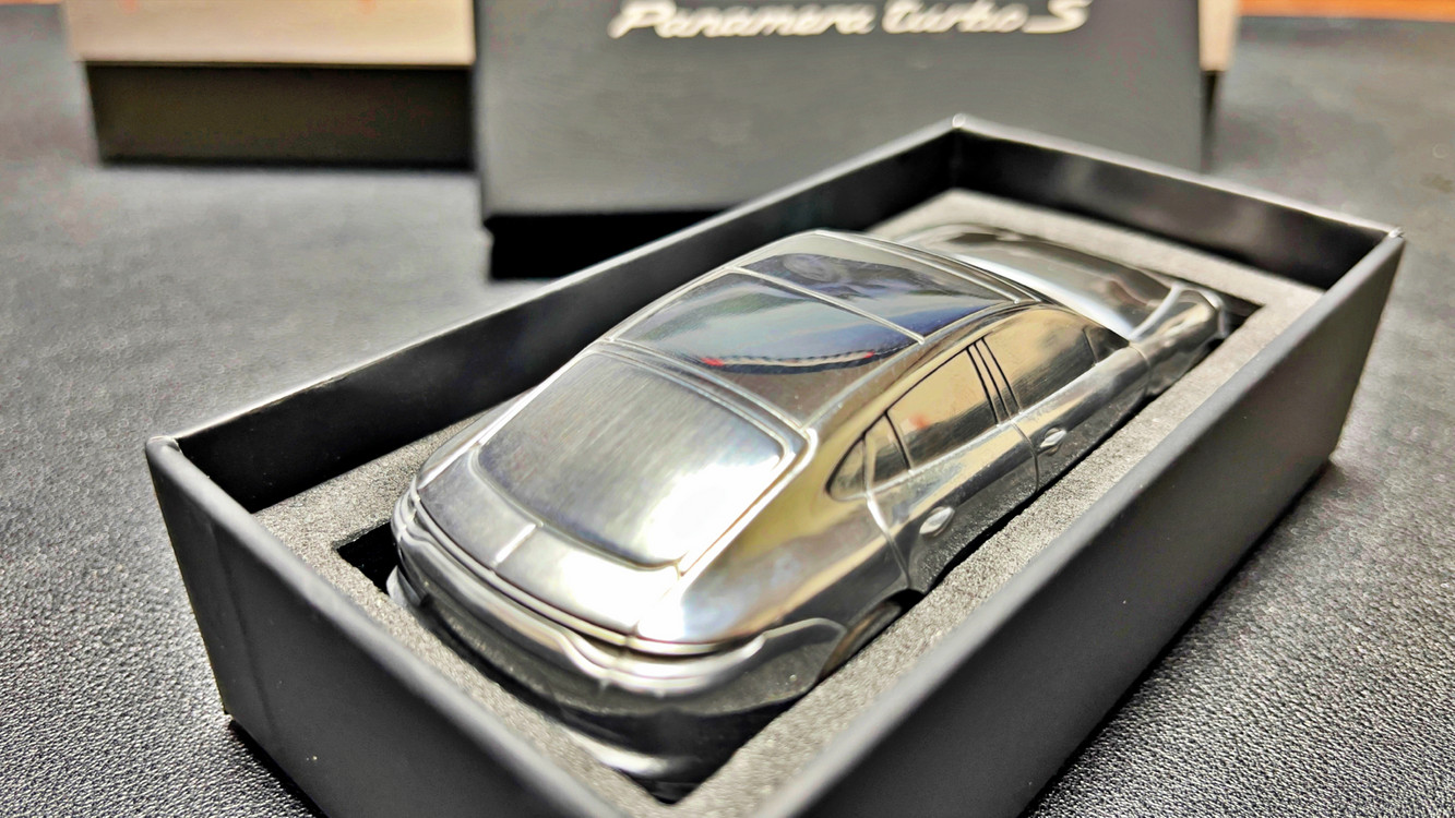 [가격할인] 포르쉐 파나메라 터보S 페이퍼웨이트 (새제품) 이미지