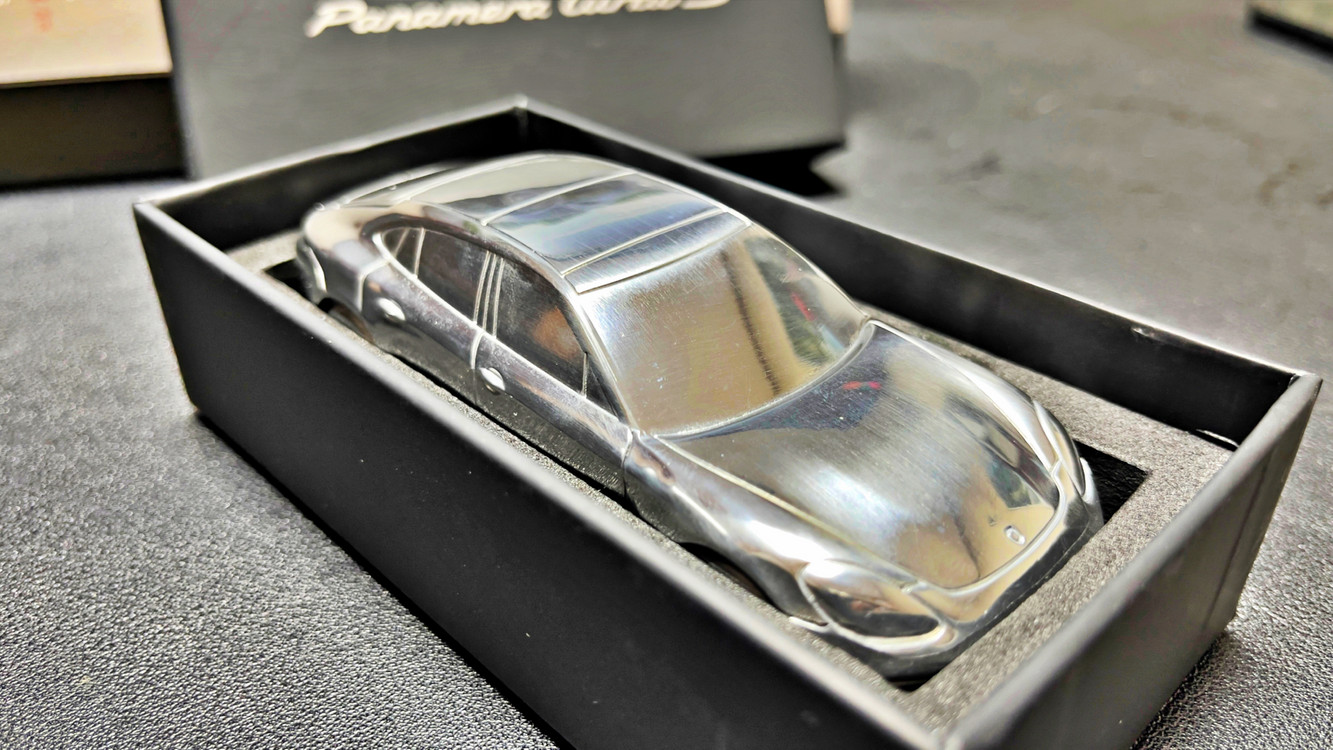 [가격할인] 포르쉐 파나메라 터보S 페이퍼웨이트 (새제품) 이미지