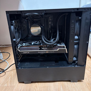 NZXT + 5800X + B550 유니파이 + RX6700XT 이미지