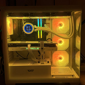 라이젠 7800X3D / RTX 4070 Ti SUPER 게이밍 컴퓨터 판매합니다. 이미지