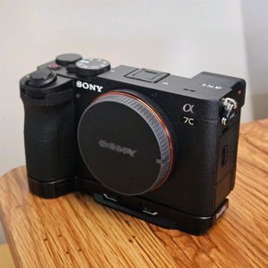 소니 a7c2 카메라 + 스몰리그 플레이트 이미지