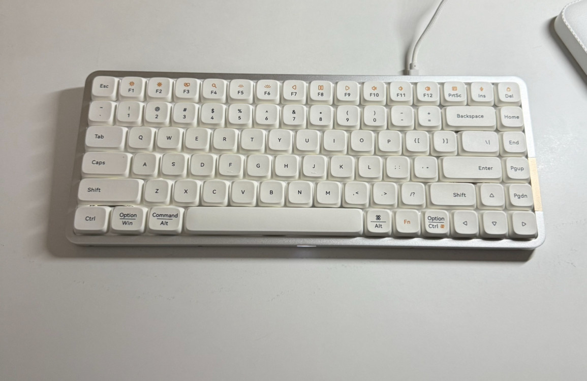 로프리 플로우 고스트축 84 키보드 이미지