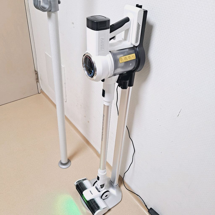 아이룸 F9 무선청소기 배터리24분 거치대포함 2in1 스틱+핸디형 이미지