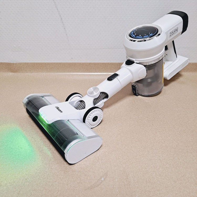 아이룸 F9 무선청소기 배터리24분 거치대포함 2in1 스틱+핸디형 이미지