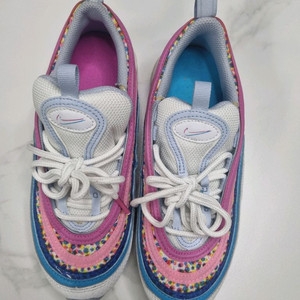 나이키 키즈 에어맥스97 여아 운동화 225 이미지