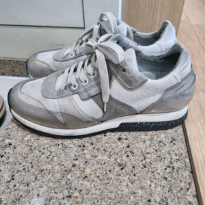 아크네스튜디오 키보드 스니커즈 42 이미지