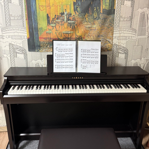 야마하 CLP-825 전자 디지털 피아노 이미지