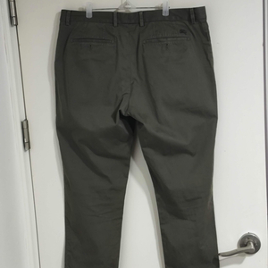 37 버버리 면바지 카키 이미지