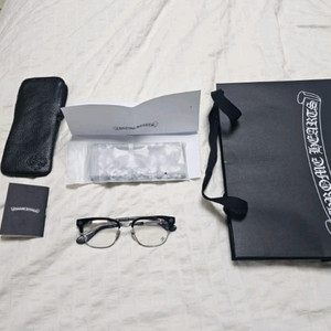 크롬하츠 안경 보넨노이슈어2 블랙실버 팝니다 이미지