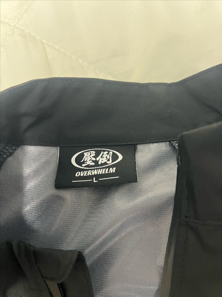 압도 바람막이 이미지