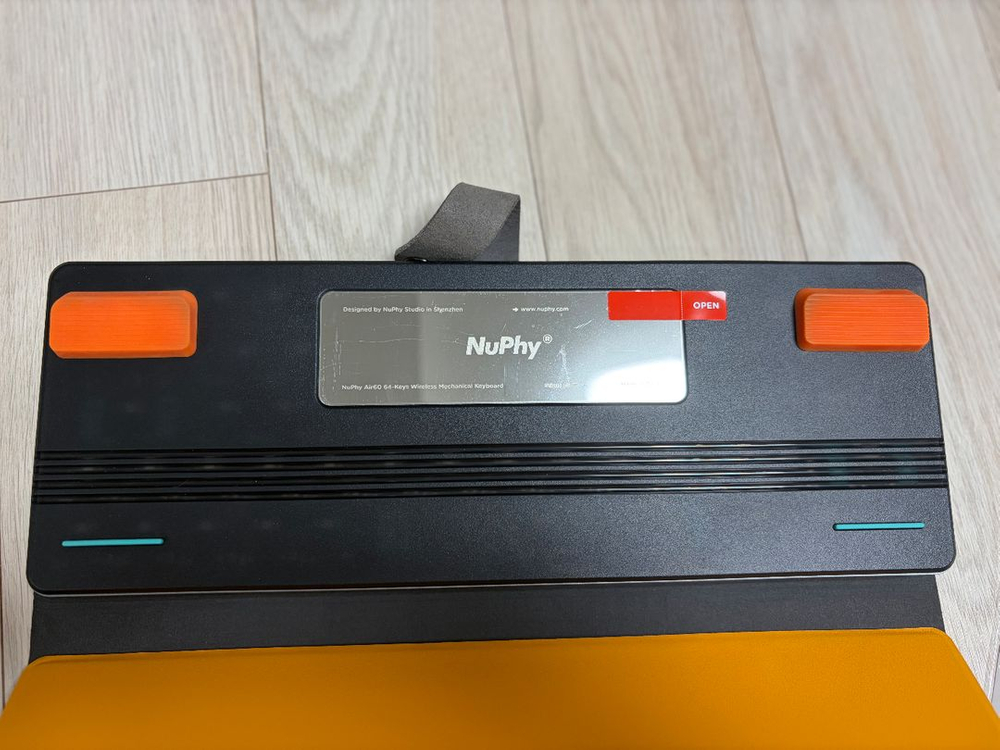 (풀박스) nuphy Air60 갈축 무선 기계식 키보드 + 케이스 + 추가키캡 이미지