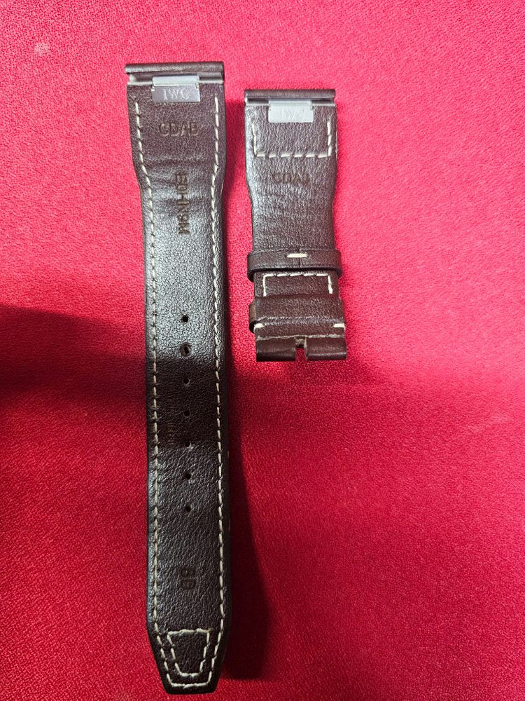 iwc 빅파일럿 43 검판 스트랩풀셋 팝니다 이미지