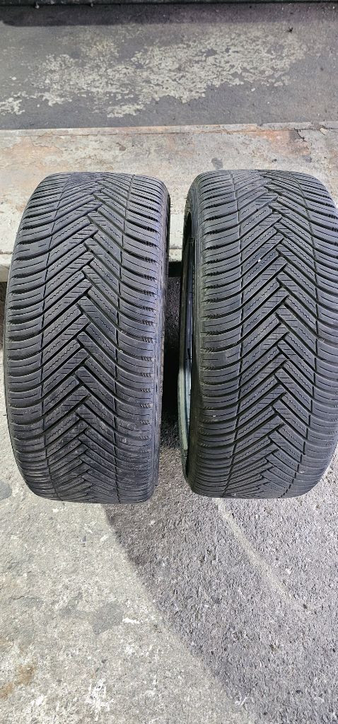 한국타이어 키너지 4S2 245/45R18 2짝 이미지