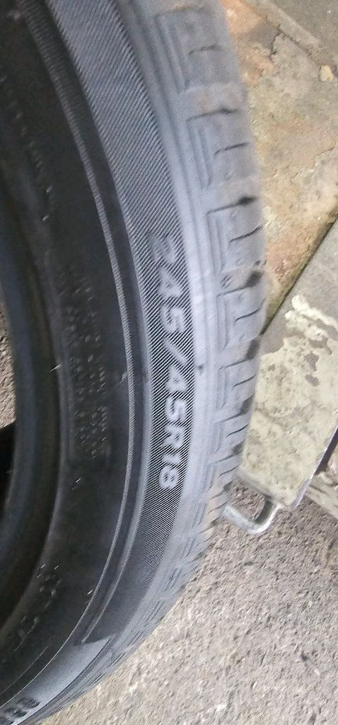 한국타이어 키너지 4S2 245/45R18 2짝 이미지