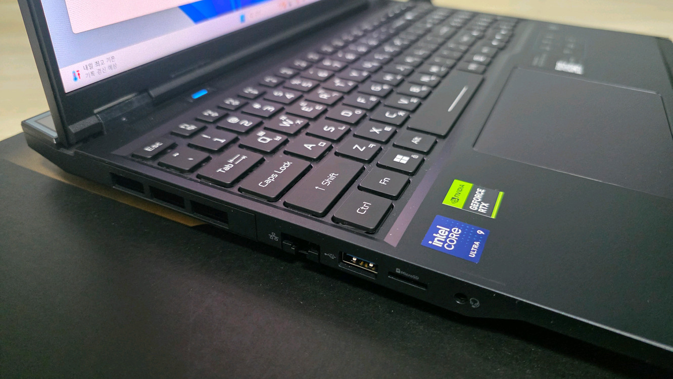 에이서 프레데터 헬리오스 네오 16 AI 275HX / RTX 5070Ti / 32GB (SSD 1TB) 이미지