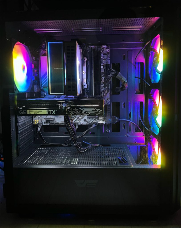 [게이밍 컴퓨터] RTX 5060/9600X/1TB 데스크탑 PC 본체 이미지