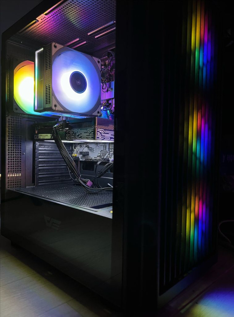 [게이밍 컴퓨터] RTX 5060/9600X/1TB 데스크탑 PC 본체 이미지