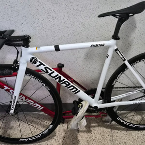 쓰나미 화이트 M사이즈 대차 이미지