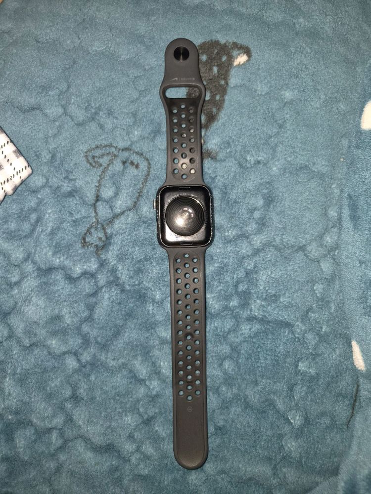 애플워치 se 나이키 에디션 44mm 이미지