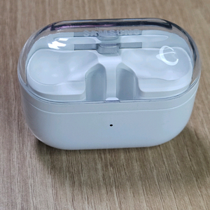 갤럭시 버즈3프로 화이트 충전본체 이미지