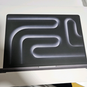 맥북프로14 m5,24램,1테라 블랙 미개봉 이미지