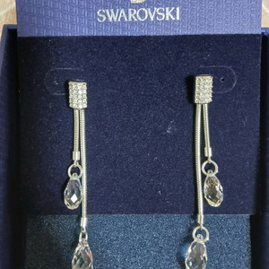 스와로브스키 크리스탈 드롭 귀걸이 이미지