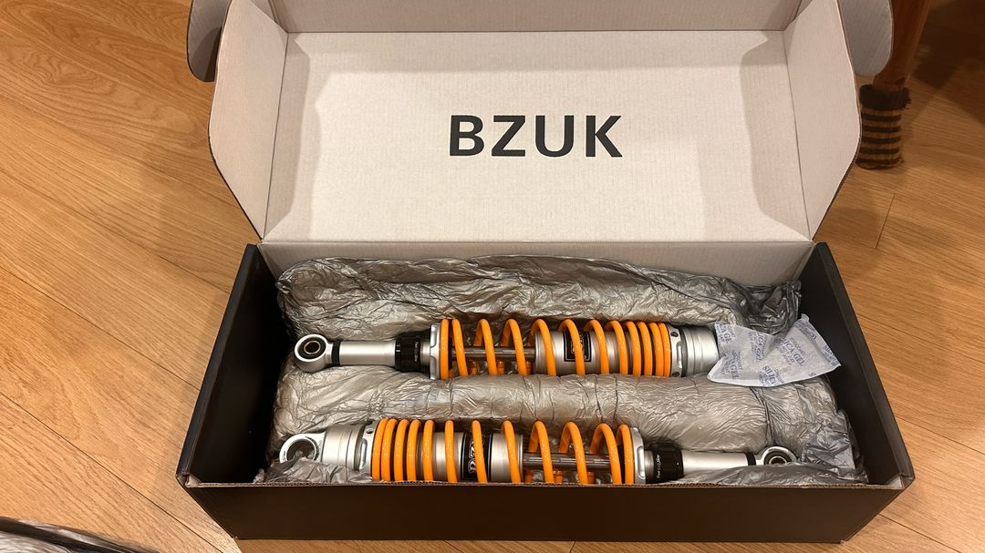 헌터커브 크로스커브용 리어쇼바 판매 합니다 이미지