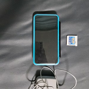 뉴닌텐도 2ds xl 본체 + 충전기 +게임칩 이미지