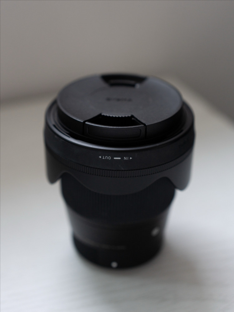 시그마 16mm F1.4 DC DN 렌즈 이미지